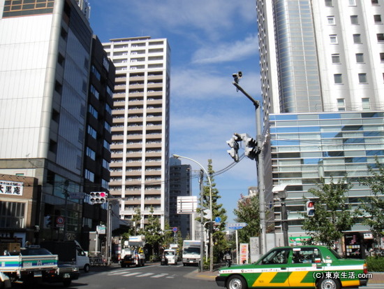 大久保駅の先の北新宿の交差点